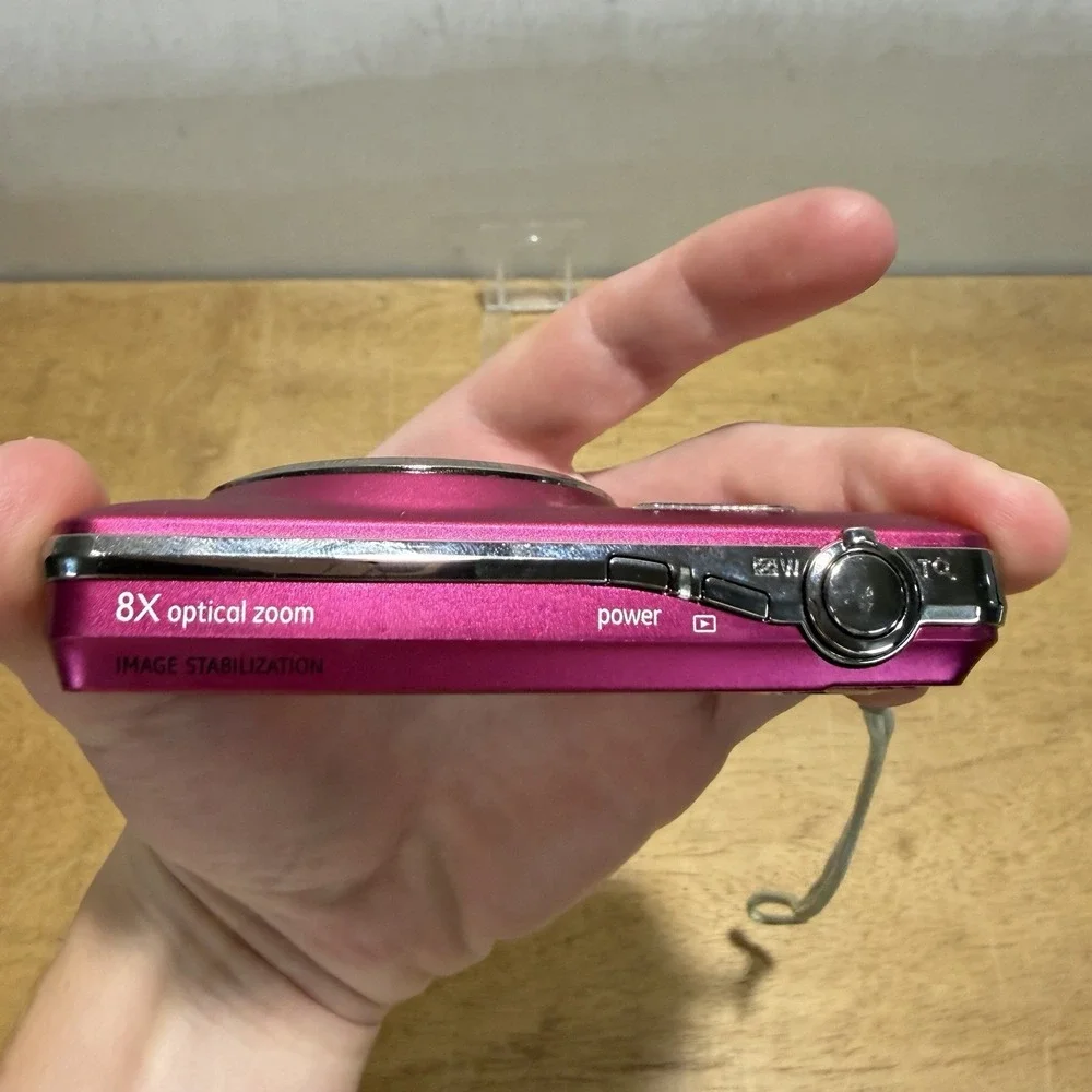 GE E1680 Digital Camera 8x Zoom HD Video Pink 3.0 LCD 16.0MP Compact E1680W